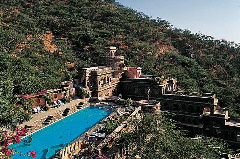 neemrana-fort-palace-banner